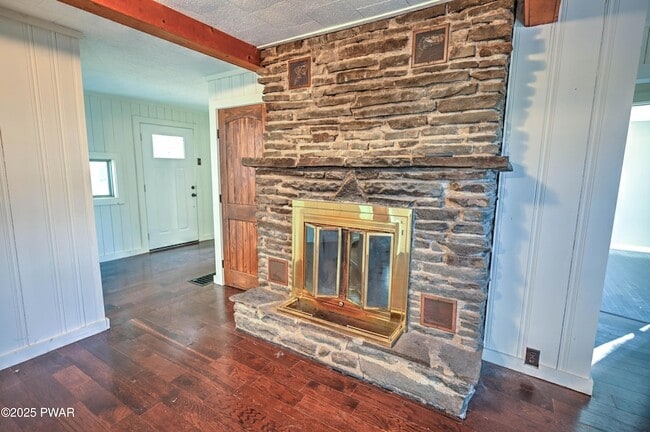 Building Photo - 424 Sunset Forest Dr