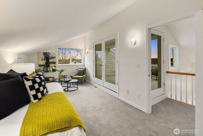 Building Photo - Exceptional Magnolia Home - Rare opportunity to live in Seattles Premier  Neighborhood