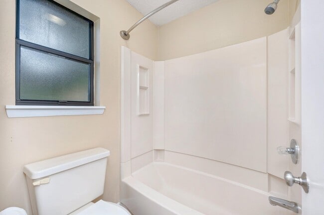 Building Photo - 2901 Alpine Pl