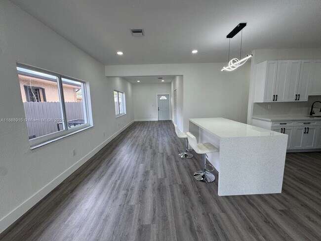 Building Photo - 3039 NW 51st Terrace