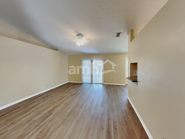 Building Photo - 9051 Rockpond Meadows Dr