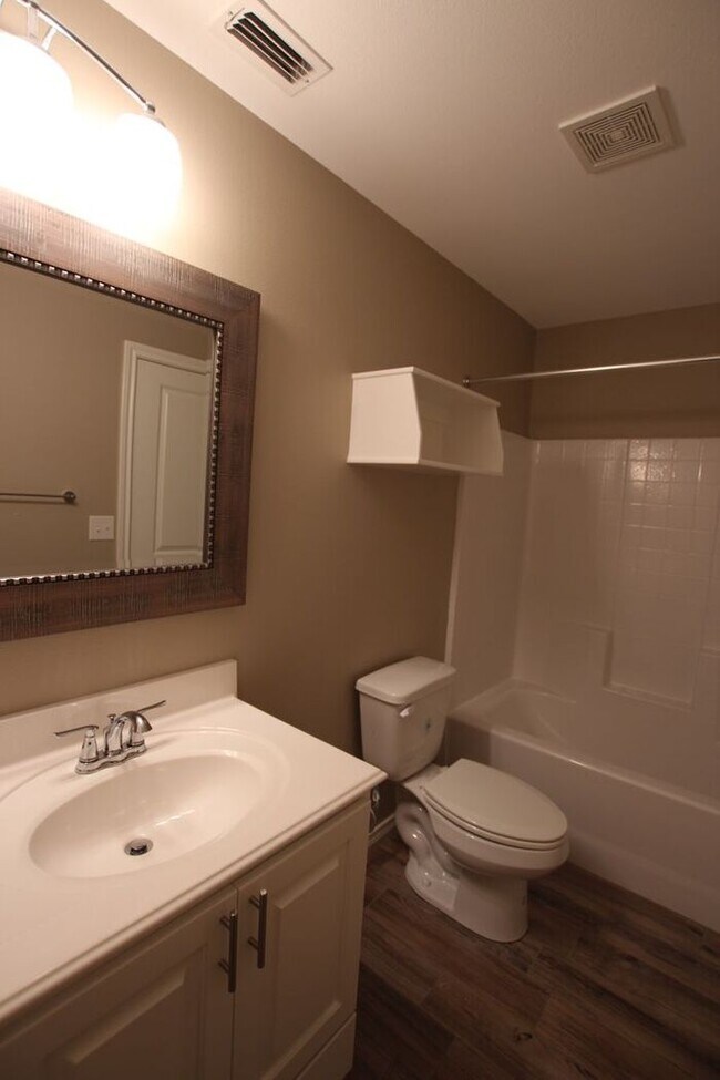 Building Photo - Tour Today! 2 Bed 1.5 Bath Townhome! Lindale ISD!