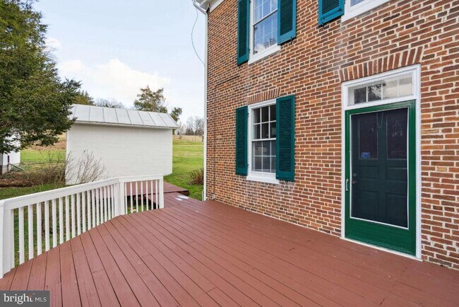 Building Photo - 15615 Falls Rd