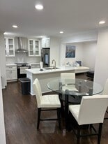 Building Photo - 1744 Woodcliff Pl NE