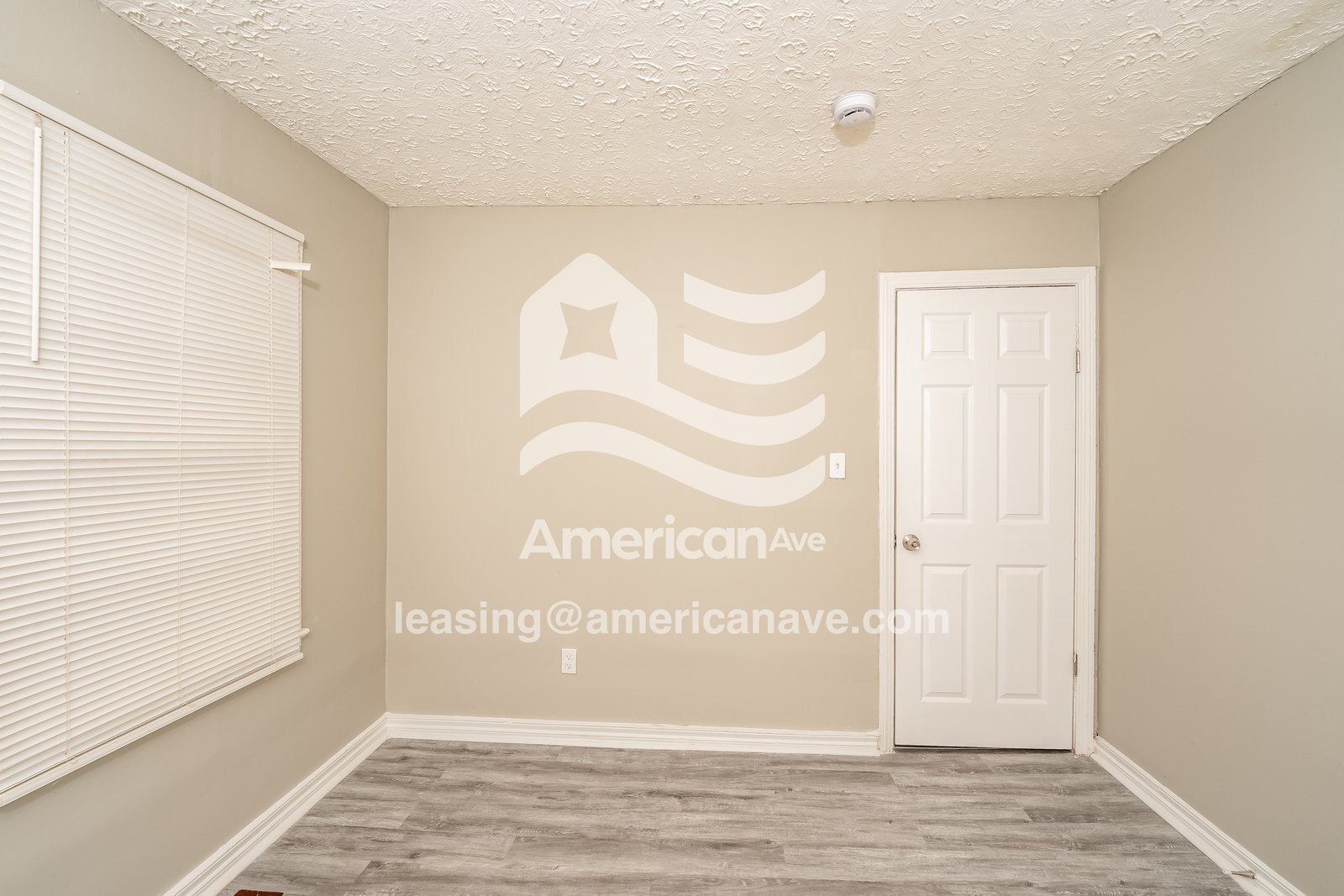 Building Photo - 1528 5th Ave W