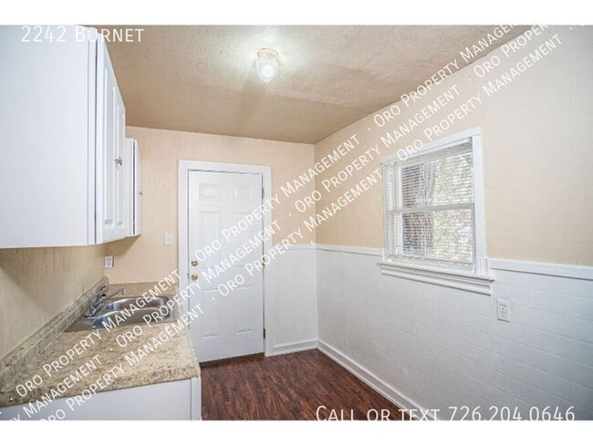 Building Photo - 2242 Burnet-