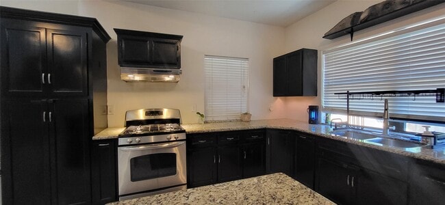 Building Photo - 9734 La Vista Dr
