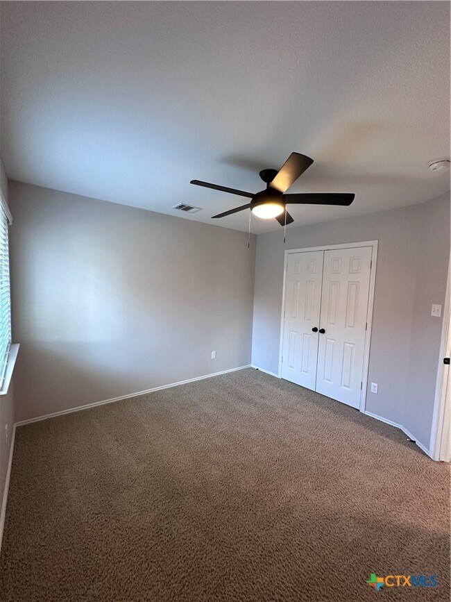 Building Photo - 6902 Golden Oak Ln