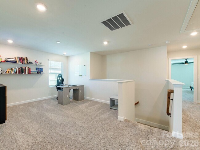 Building Photo - 4009 Woodland View Dr