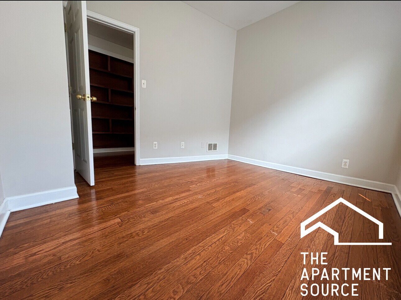 Building Photo - 4011 S Calumet Ave