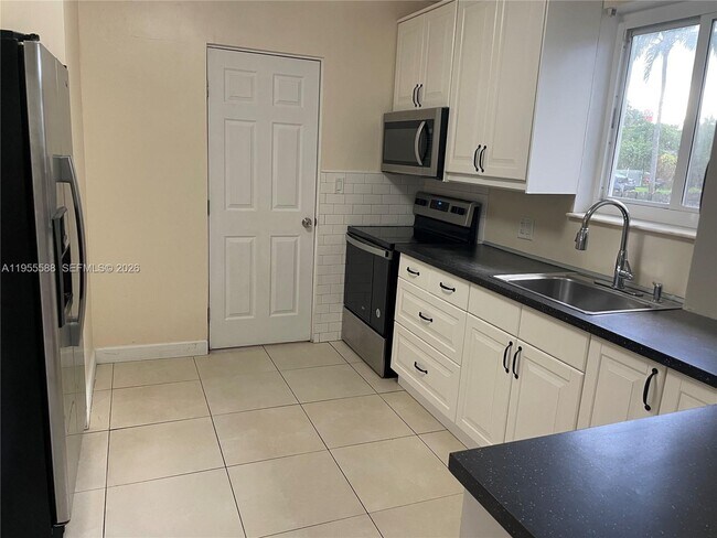 Building Photo - 535 NW 121st St