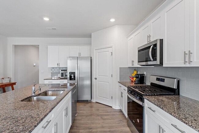 Building Photo - Spacious 5 BR for Rent in Wendall-Availabl...