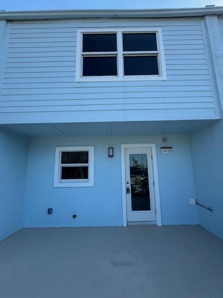 Building Photo - 1002 Shorewinds Dr