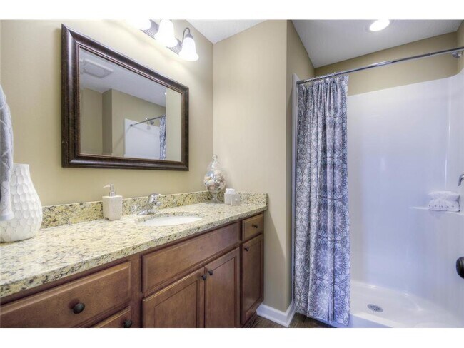 Building Photo - 9780 Jordan Ave NE