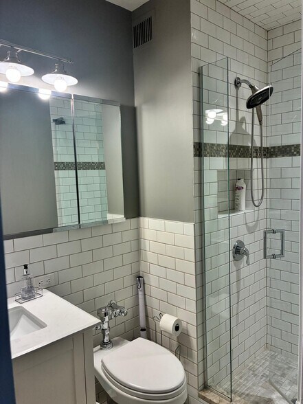 Bathroom #2 - 3600 N Lake Shore Dr