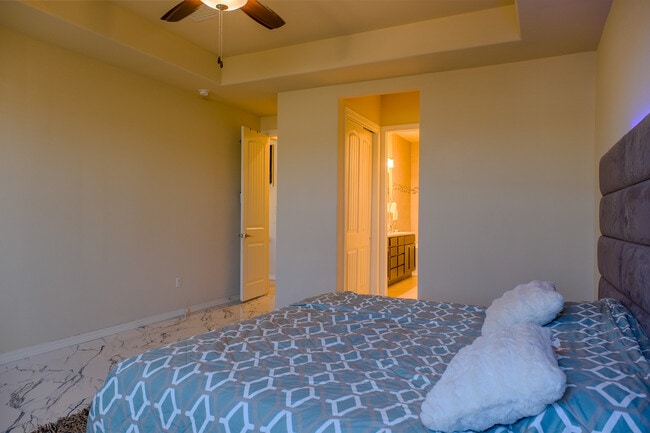 Building Photo - 14937 Tierra Mirage Ave
