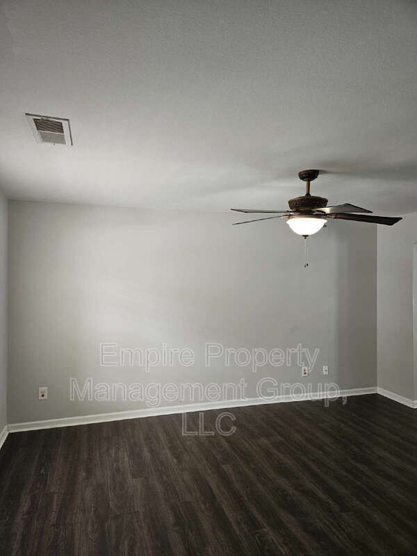 Building Photo - 216 Sunday Silence Ln