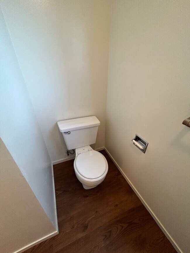 Building Photo - 1846 N Selina Ct