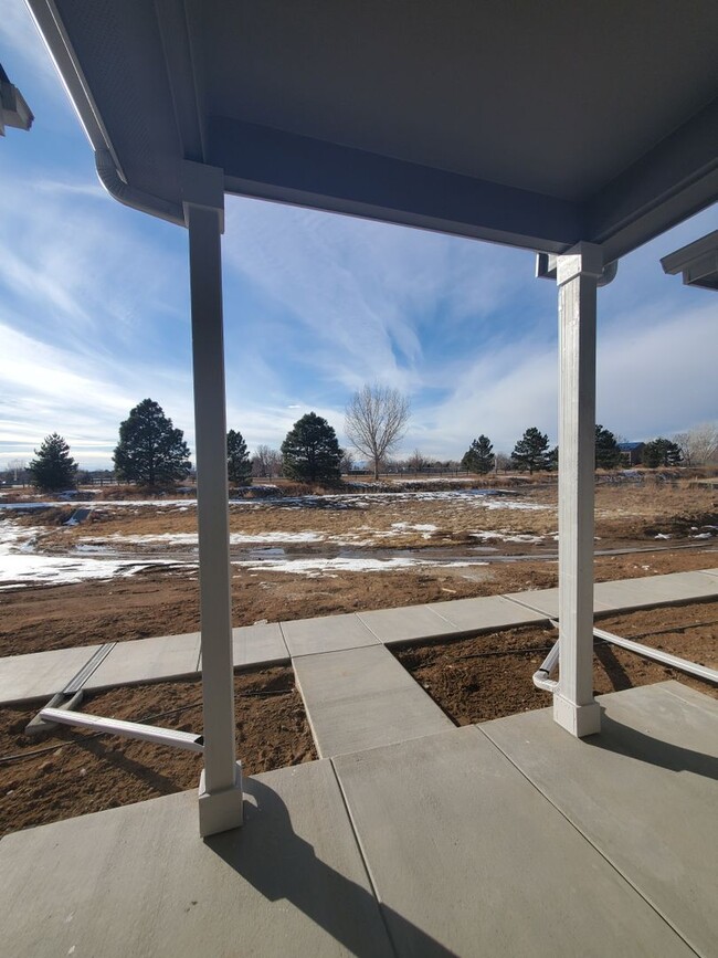 Building Photo - Updated and Very Spacious 3 Bedroom Townho...