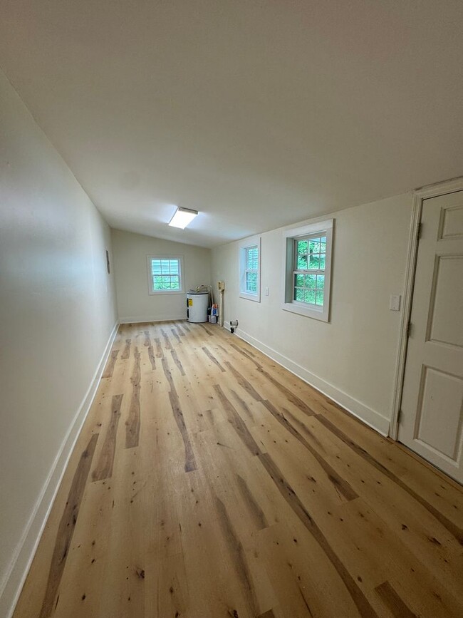 Building Photo - Gorgeous Fully Remodeled 2-Bedroom Home in...