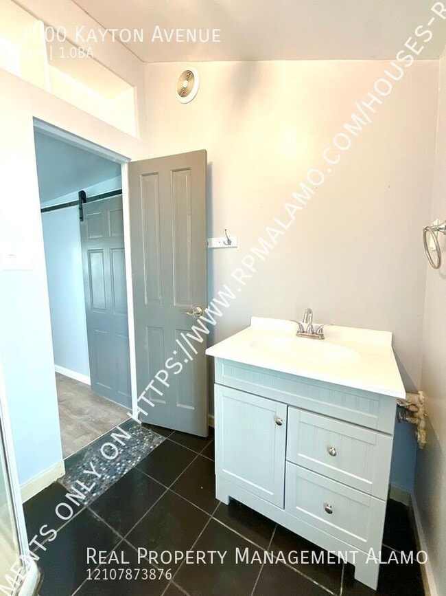 Building Photo - 1000 Kayton Ave