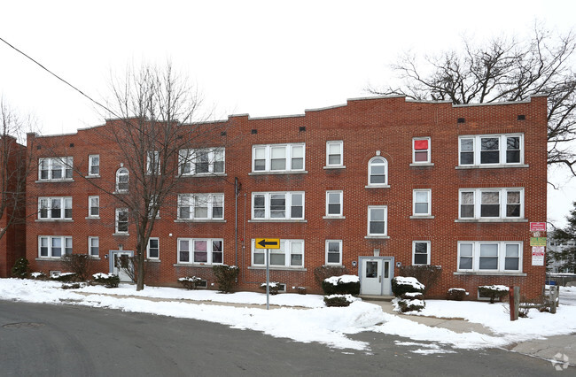 Building Photo - 15-17 Dorothy St / Dorothy Apartments LLC