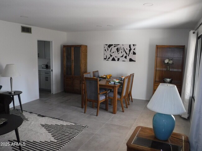 Building Photo - 12930 W Seville Dr
