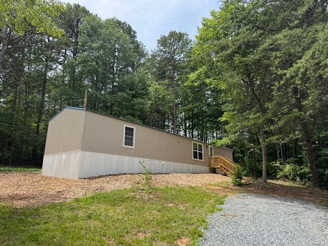 Building Photo - NEWLY UPDATED Two Bedroom Home in Troutman!!