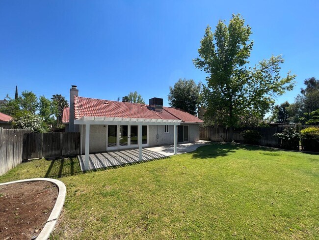 Building Photo - 4717 Tobin Rd