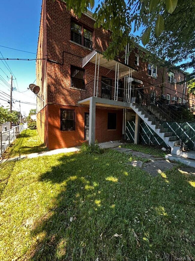 Building Photo - 1149 E 219th St