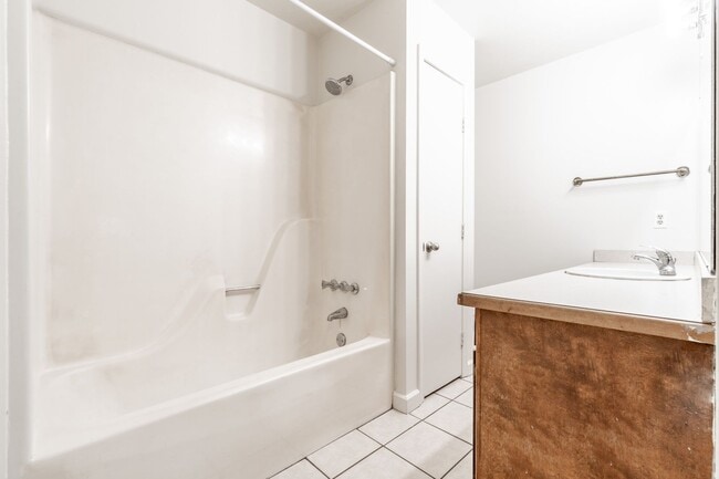 Building Photo - 6826 Jackson St