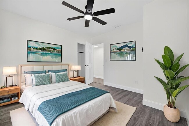 Building Photo - 3034 Touraine Ave