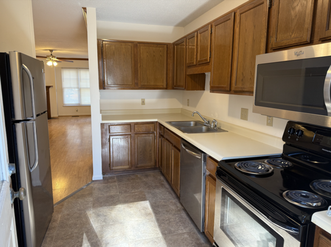 Building Photo - Beautiful Cary Townhome