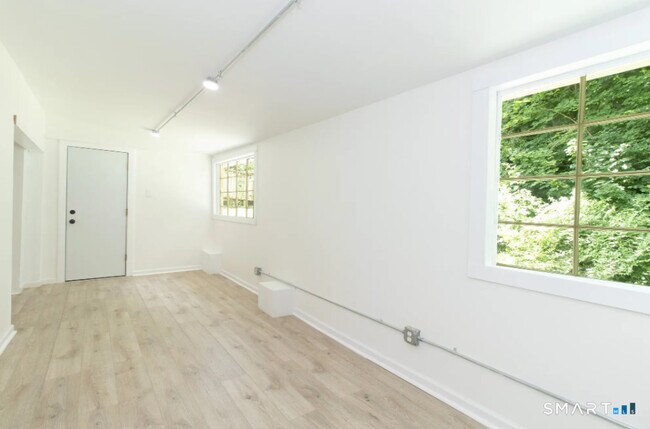 Building Photo - 30 Grove St