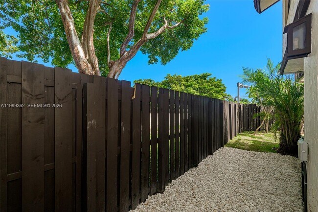 Building Photo - 11125 SW 132nd Ct