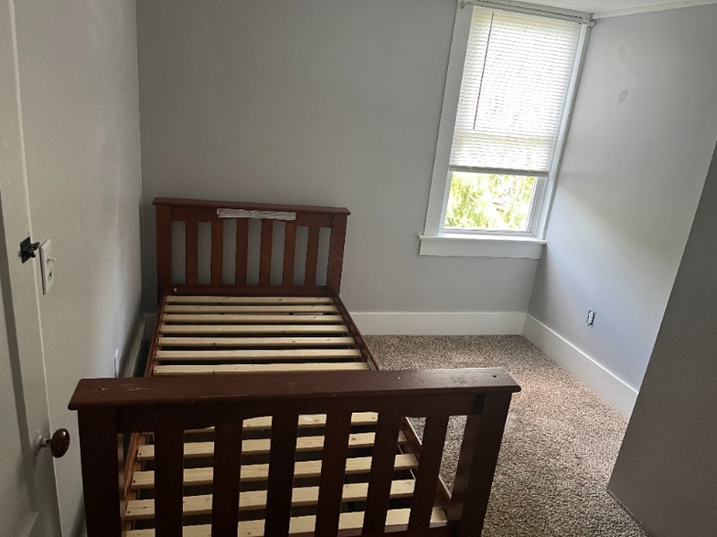 Building Photo - 78 Silver Lake Rd