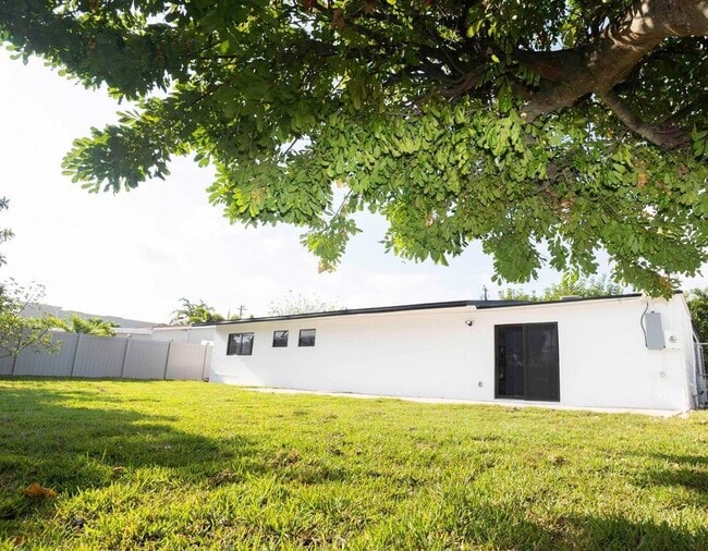 Primary Photo - 309 NW 30th Ct