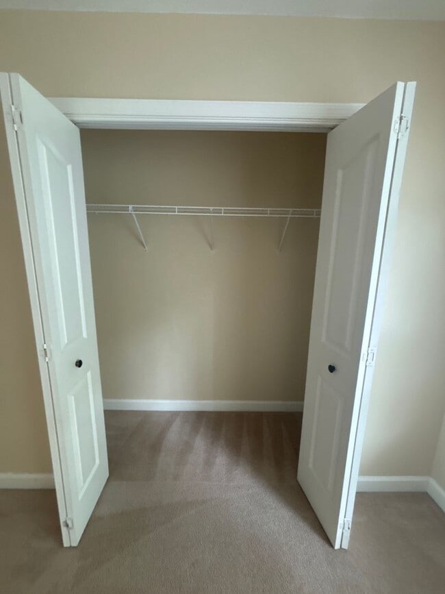 Building Photo - Spacious 4-Bedroom Home Near Base – No Tun...