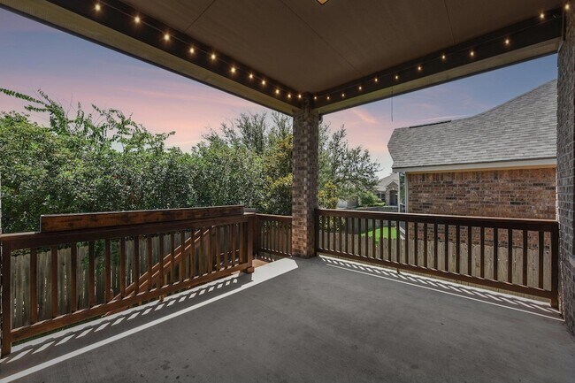 Building Photo - 640 Loma Cedro Bend