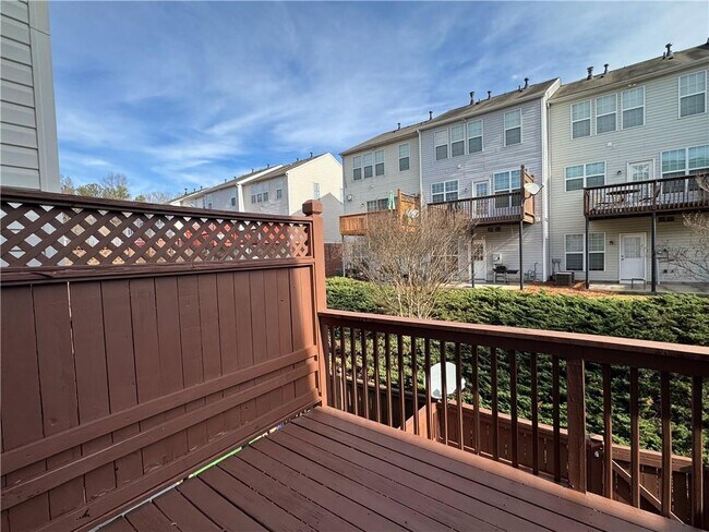 Building Photo - 1379 Thornborough Dr