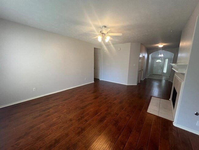 Building Photo - 21723 Chanas Ct