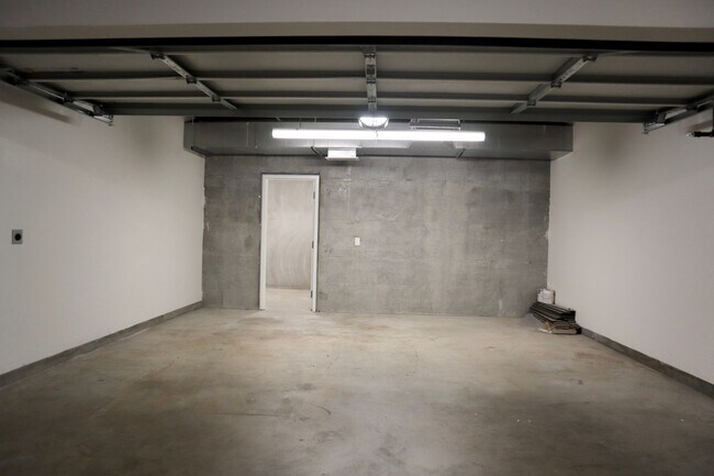 Building Photo - 45168 Tom Blalock St