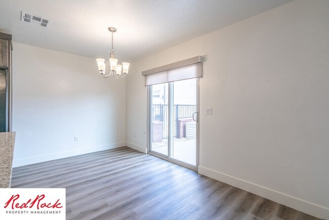 Building Photo - Private 4 Bedroom Corner Unit