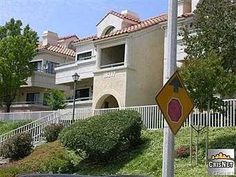 Building Photo - Updated Canyon Country Condo in Gated Community