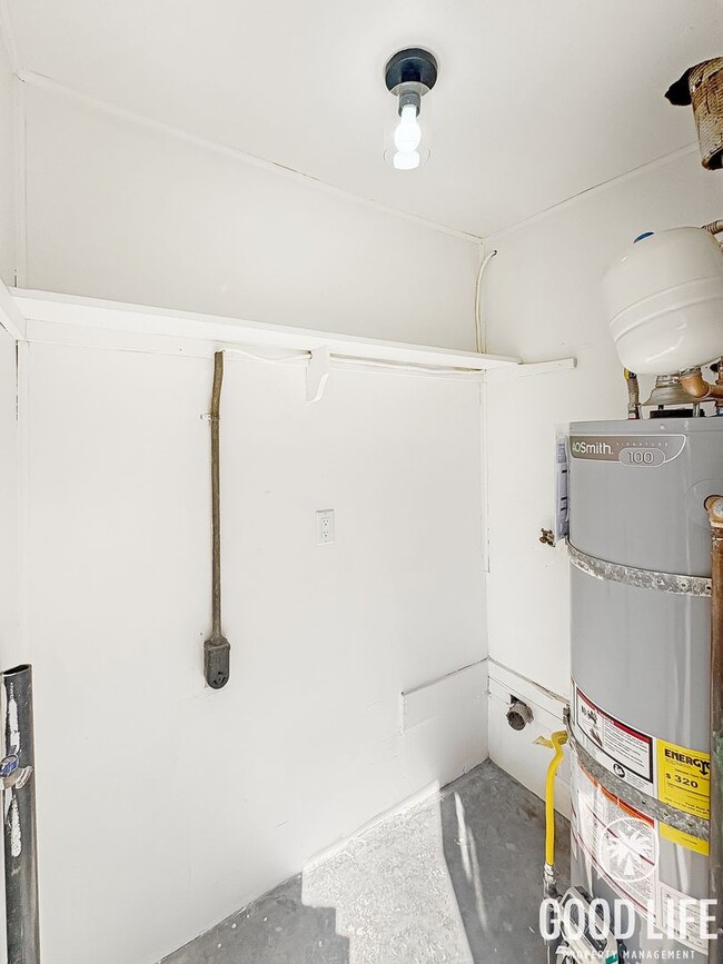 Building Photo - N Citrus Ave