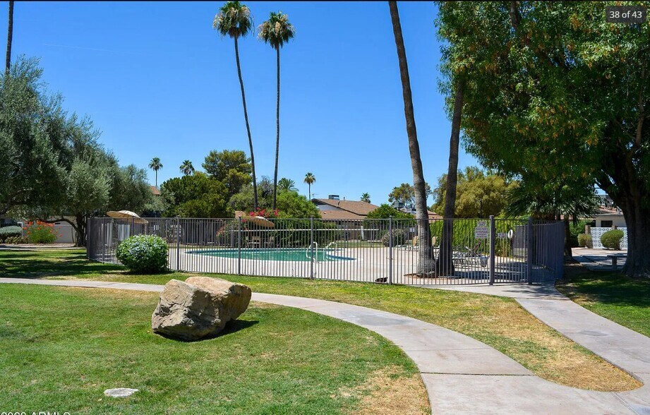 Building Photo - 7603 E Minnezona Ave