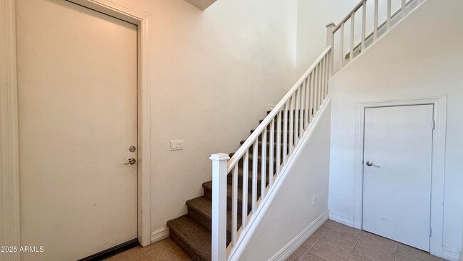 Building Photo - 1456 E 9th St