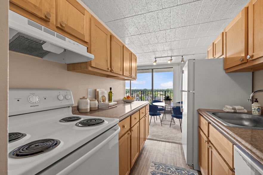 Building Photo - Solaire Senior Living