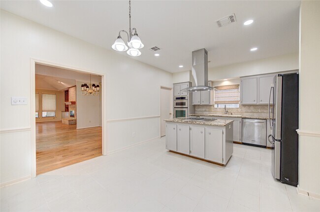 Building Photo - 12307 Rocky Knoll Dr
