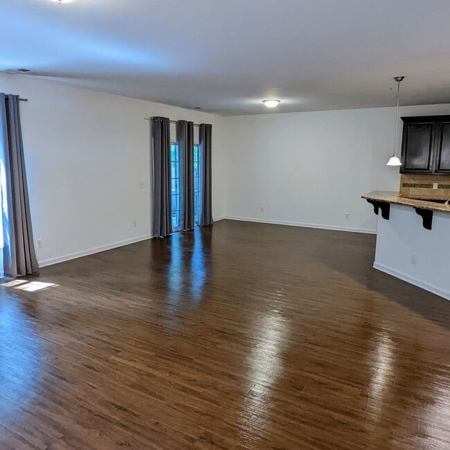 Building Photo - Beautiful 4 Bedroom Home in Palmetto Pointe